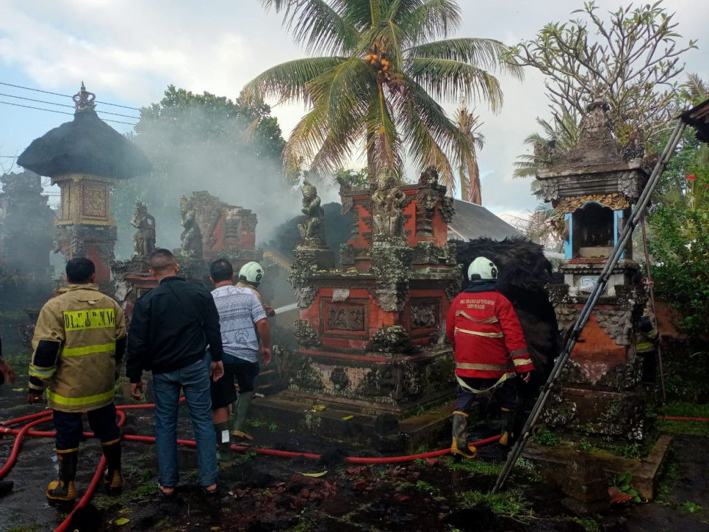 Kebakaran Pelinggih di Banjar Tauman, Desa Sembung, Kecamatan Mengwi Tanggal 19 Agustus 2024
